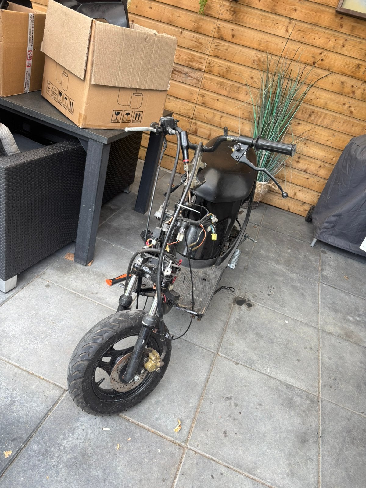 Hyosung rush defect, Ophalen, Zo goed als nieuw, Uitlaat