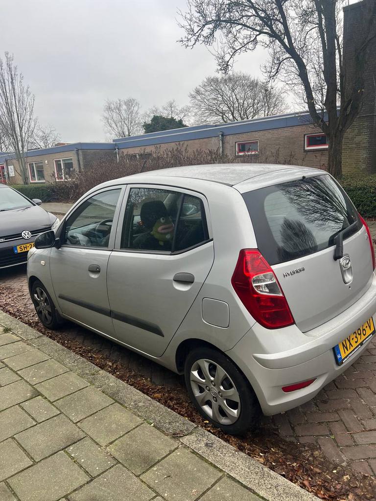 Hyundai i10 1.1 I 5DR 2012 Wit, Auto's, Hyundai, 4 cilinders, 400 kg, Wit, Bedrijf