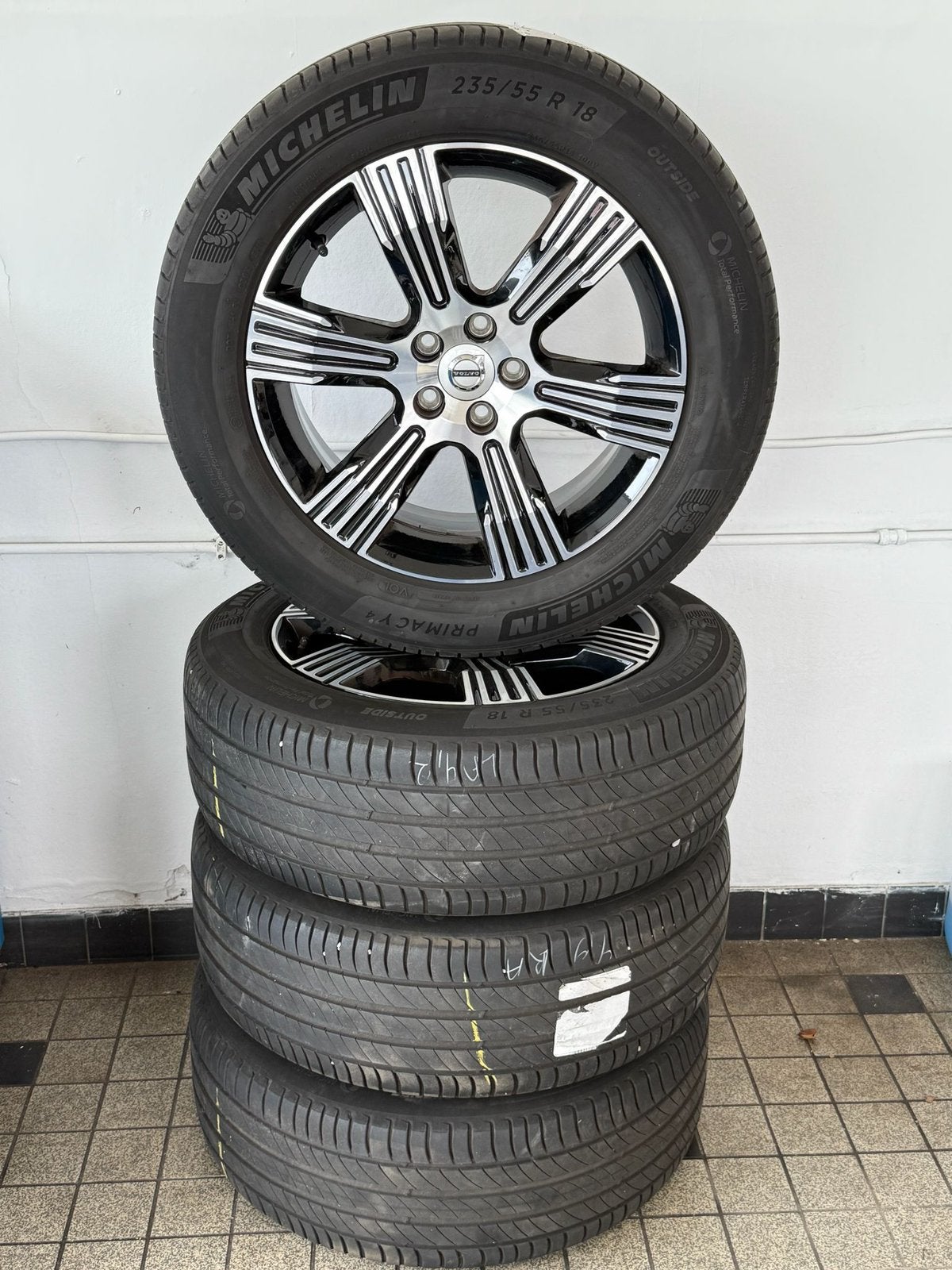 ️Originele Volvo XC40 velgen met zomerbanden 235/55/18️, Auto-onderdelen, Banden en Velgen, Ophalen, 18 inch, Banden en Velgen