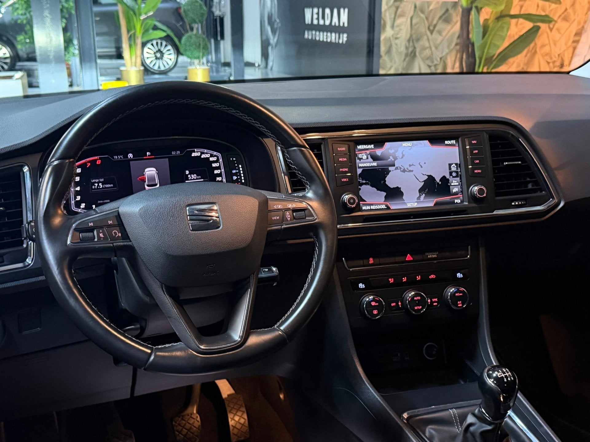 SEAT Ateca 1.0 EcoTSI Style Edition|Lava Blue|Dealer Onderho, Auto's, Voorwielaandrijving, Dealer onderhouden, Gebruikt, Met garantie (alle)