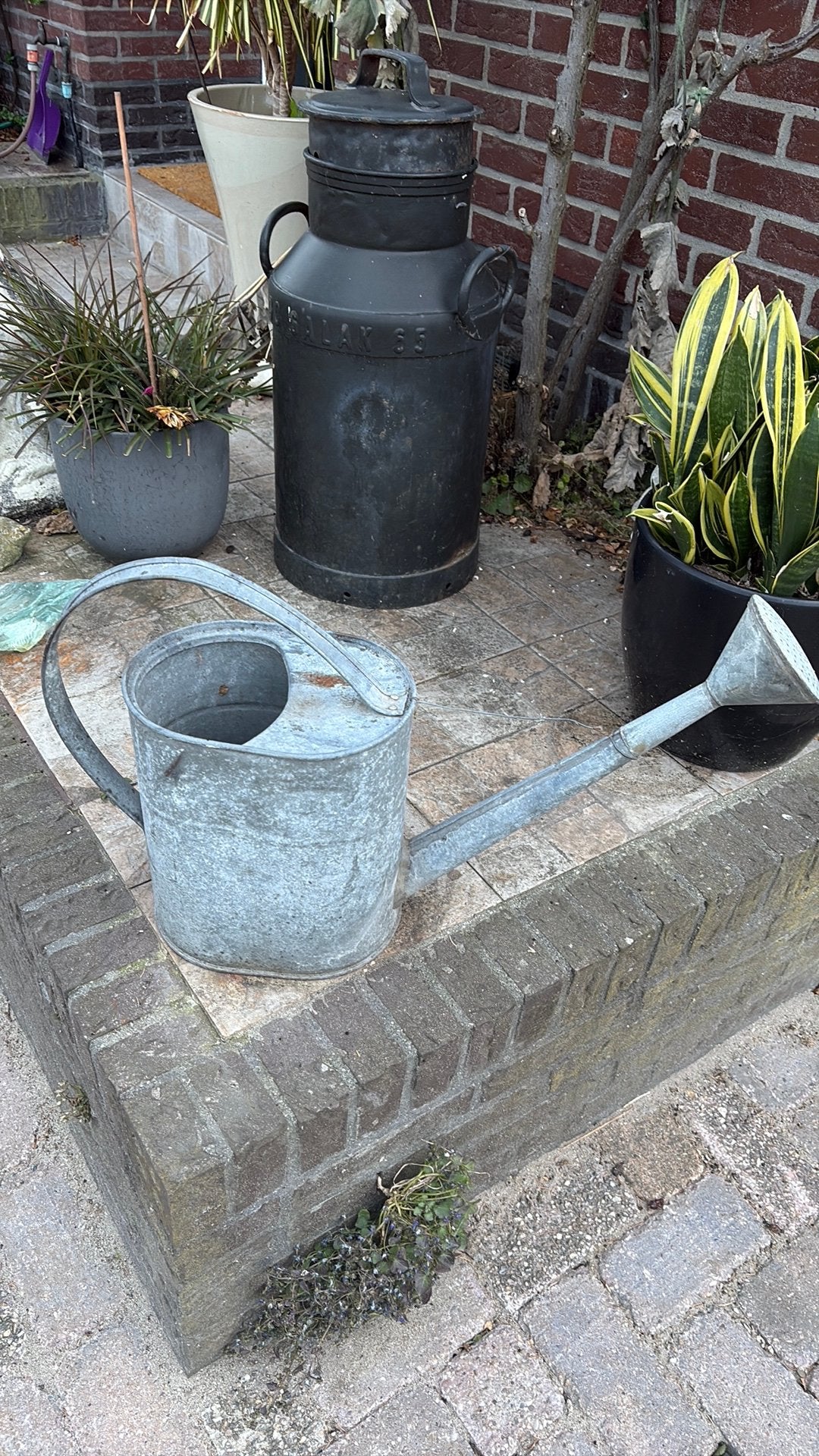 Brocante zink gieter, Ophalen