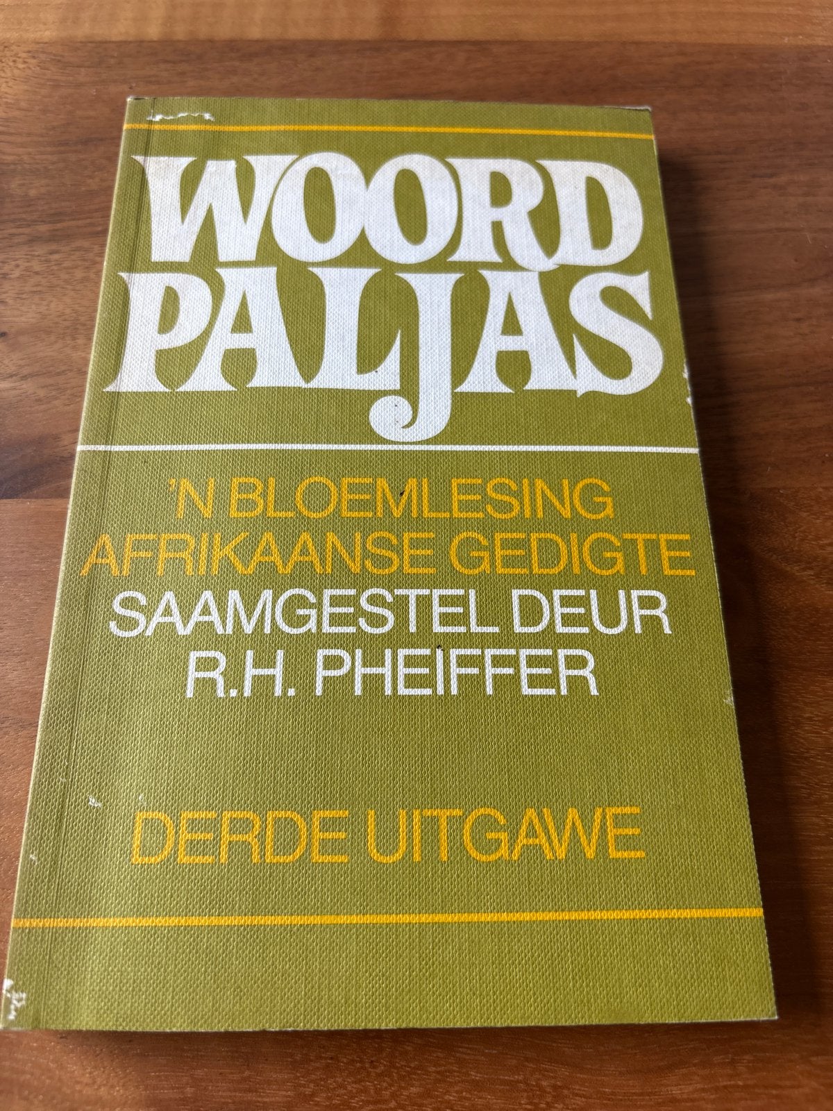 Woordpaljas: 'n Bloemlesing Afrikaanse Gedigte, Ophalen of Verzenden, Gelezen, Wereld overig
