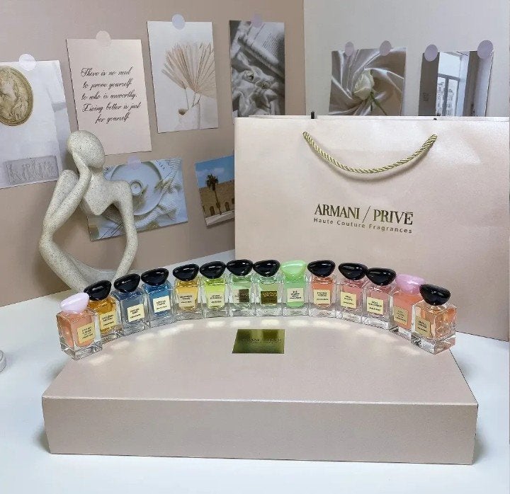 Armani Privé Miniatuur Set - 14x 7.5ml ACTIE PRIJS, Verzamelen, Ophalen, Nieuw, Miniatuur, Gevuld