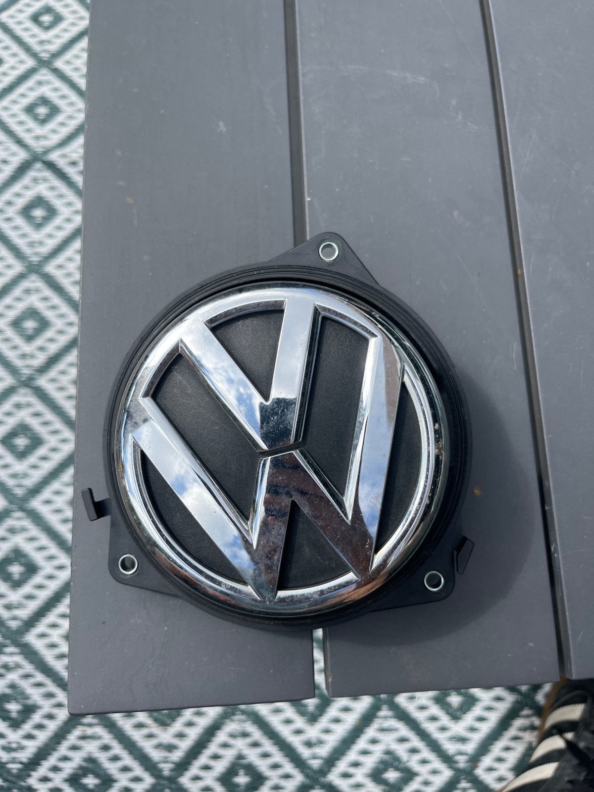 VW Polo 6R Achterklep Embleem 6R6827469D, Ophalen, Gebruikt, Achterklep, Volkswagen