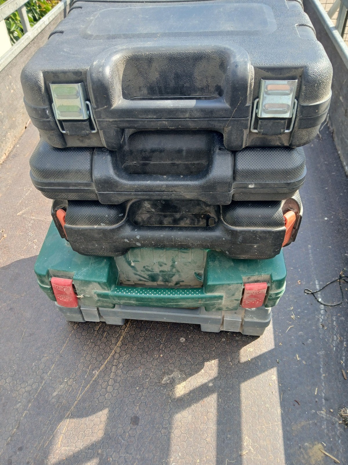 5 lege gereedschapskoffers (Bosch, Black+Decker, onbekend), Ophalen of Verzenden