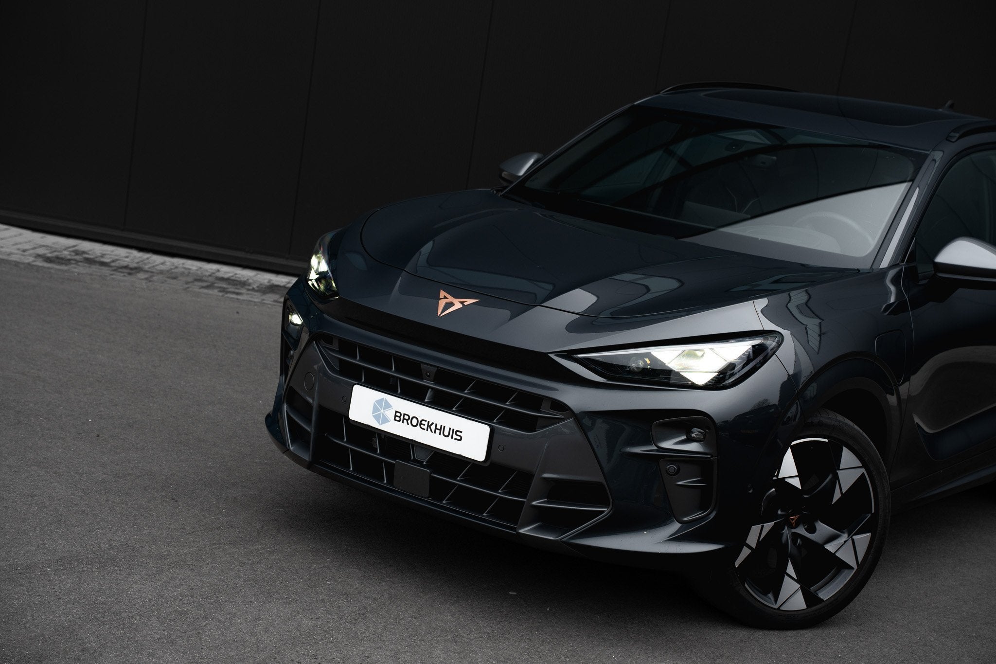CUPRA Terramar 1.5 TSI e-Hybrid 272pk VZ Performance, Auto's, Dealer onderhouden, 4 cilinders, Alcantara, Origineel Nederlands