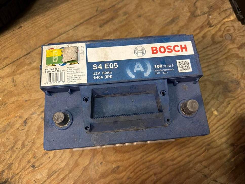 Bosch S4 E05 Accu 12V 60Ah 640A (EN) Start Stop, Ophalen, Gebruikt