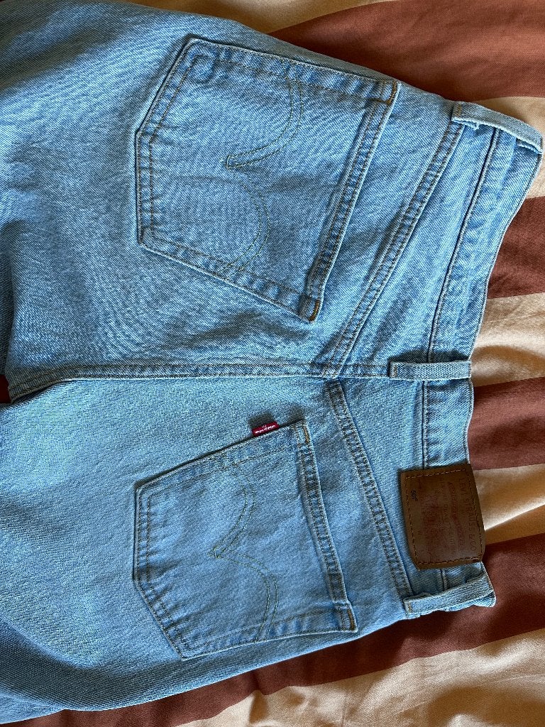Levi's 501 jeans - Lichtblauw - Maat 24 (XS), Blauw, Ophalen of Verzenden, Zo goed als nieuw, W27 (confectie 34) of kleiner