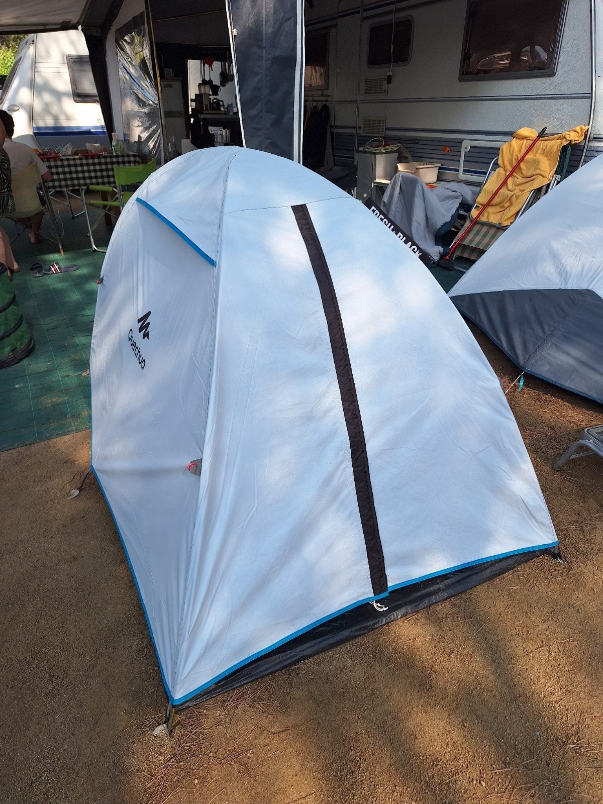 fresh and black 2 persoons tent, Ophalen of Verzenden, Zo goed als nieuw