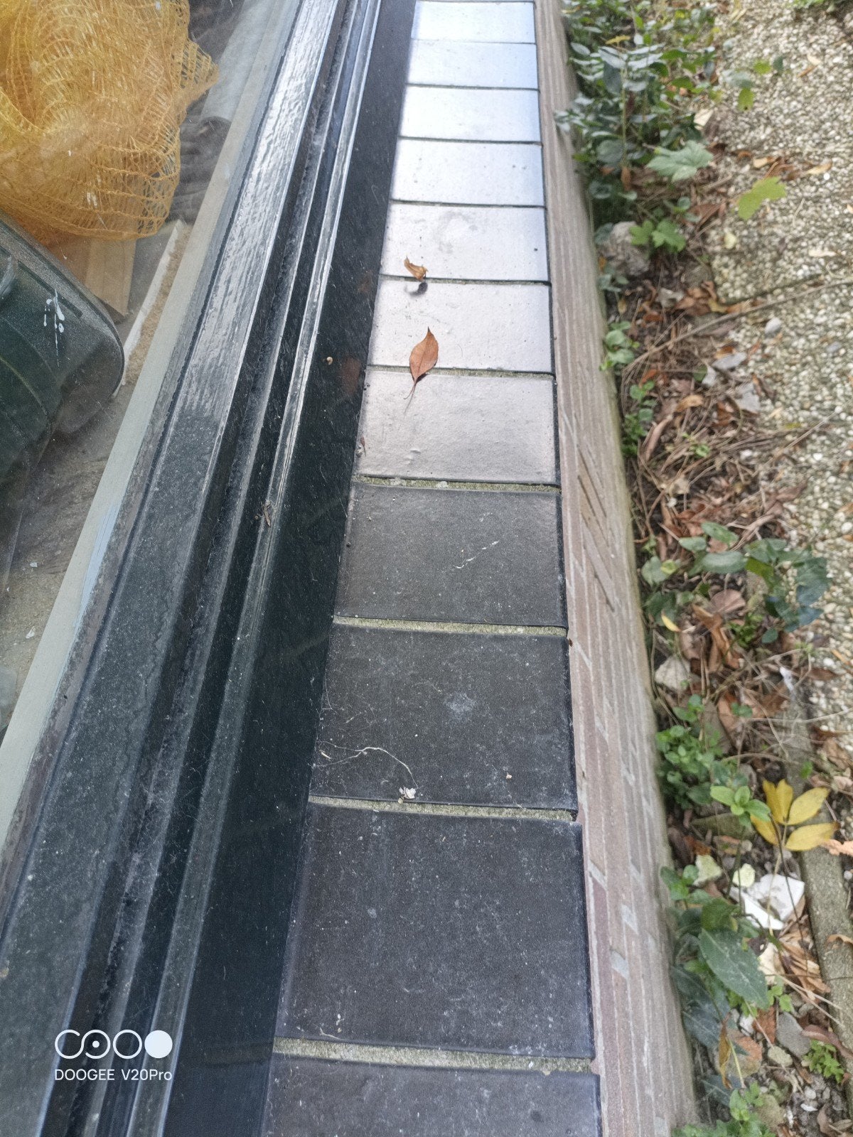 Gebruikte raamdorpels - 22 stuks mat zwart, Ophalen of Verzenden, Gebruikt, Overige typen