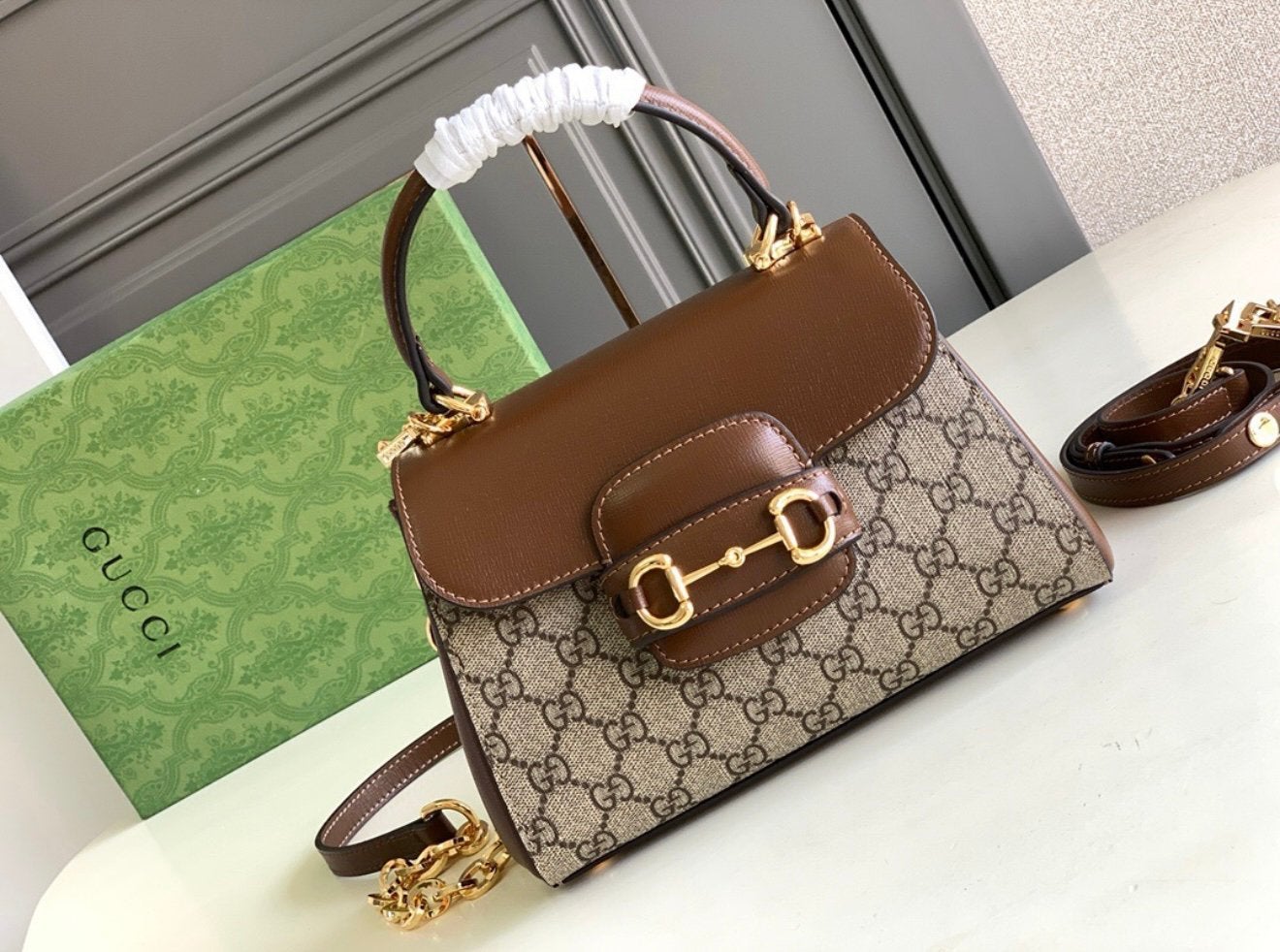 Gucci schoudertas, Sieraden, Tassen en Uiterlijk, Tassen | Damestassen, Ophalen of Verzenden, Zo goed als nieuw, Bruin, Schoudertasje