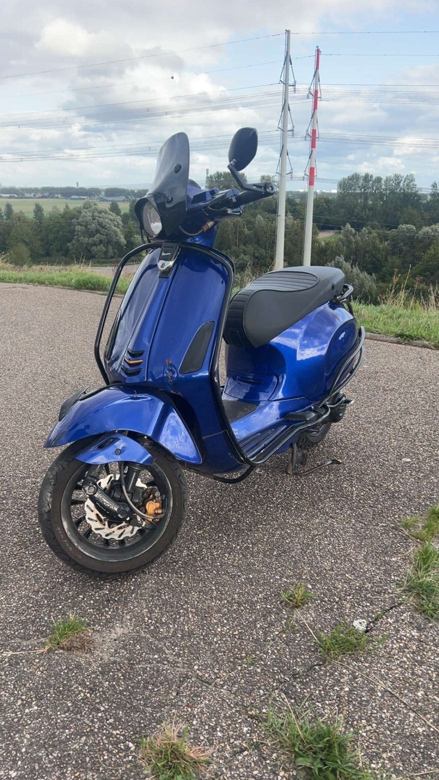 Vespa sprint, Fietsen en Brommers, Ophalen, Zo goed als nieuw, Benzine