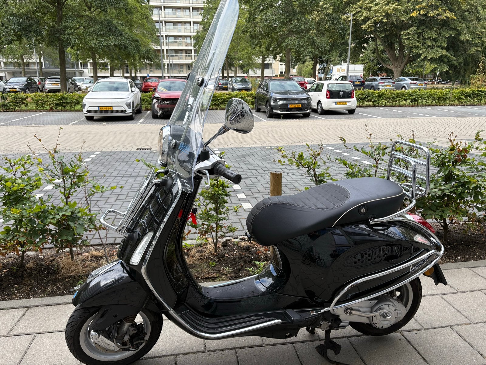 Vespa Primavera - Zwart - Kan pas halverwege september weg!!, Ophalen, Gebruikt, Overige modellen, Maximaal 45 km/u