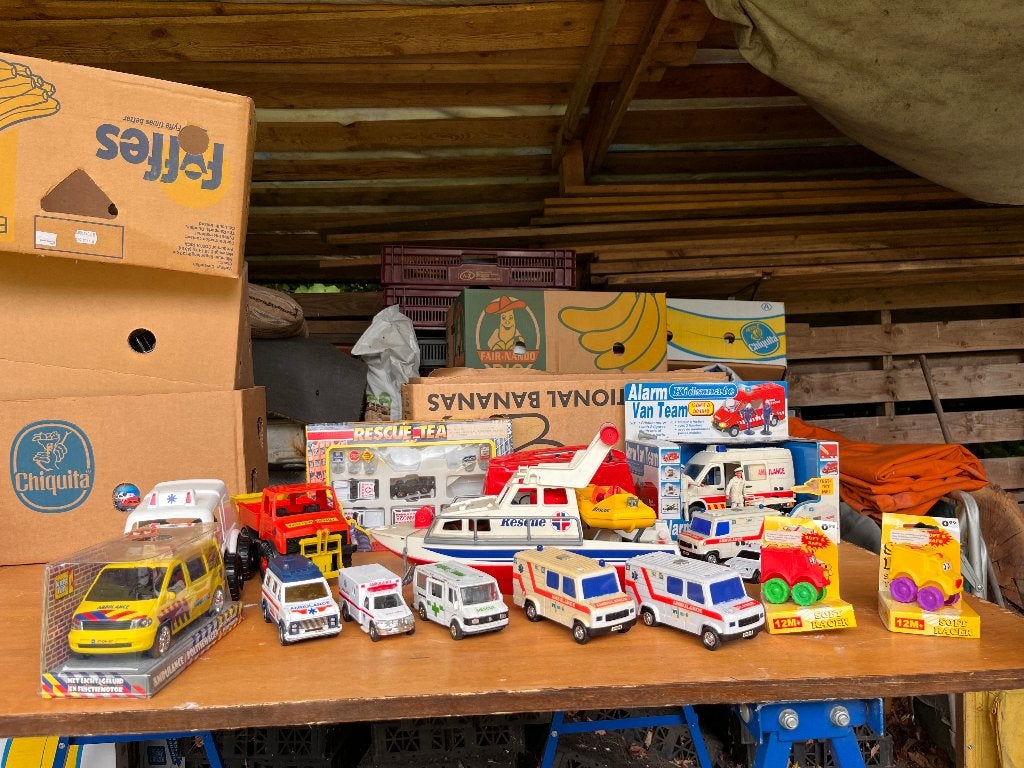 Doos ambulances met Majorettes en Dickie Spielzeug, Ophalen, Gebruikt