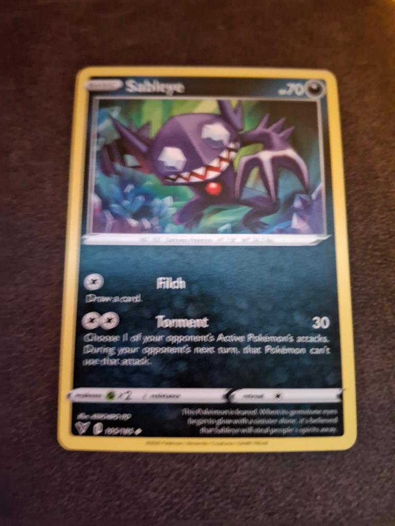 Sableye Pokémon Kaart - Zo goed als nieuw, Hobby en Vrije tijd, Verzamelkaartspellen | Pokémon, Zo goed als nieuw, Losse kaart