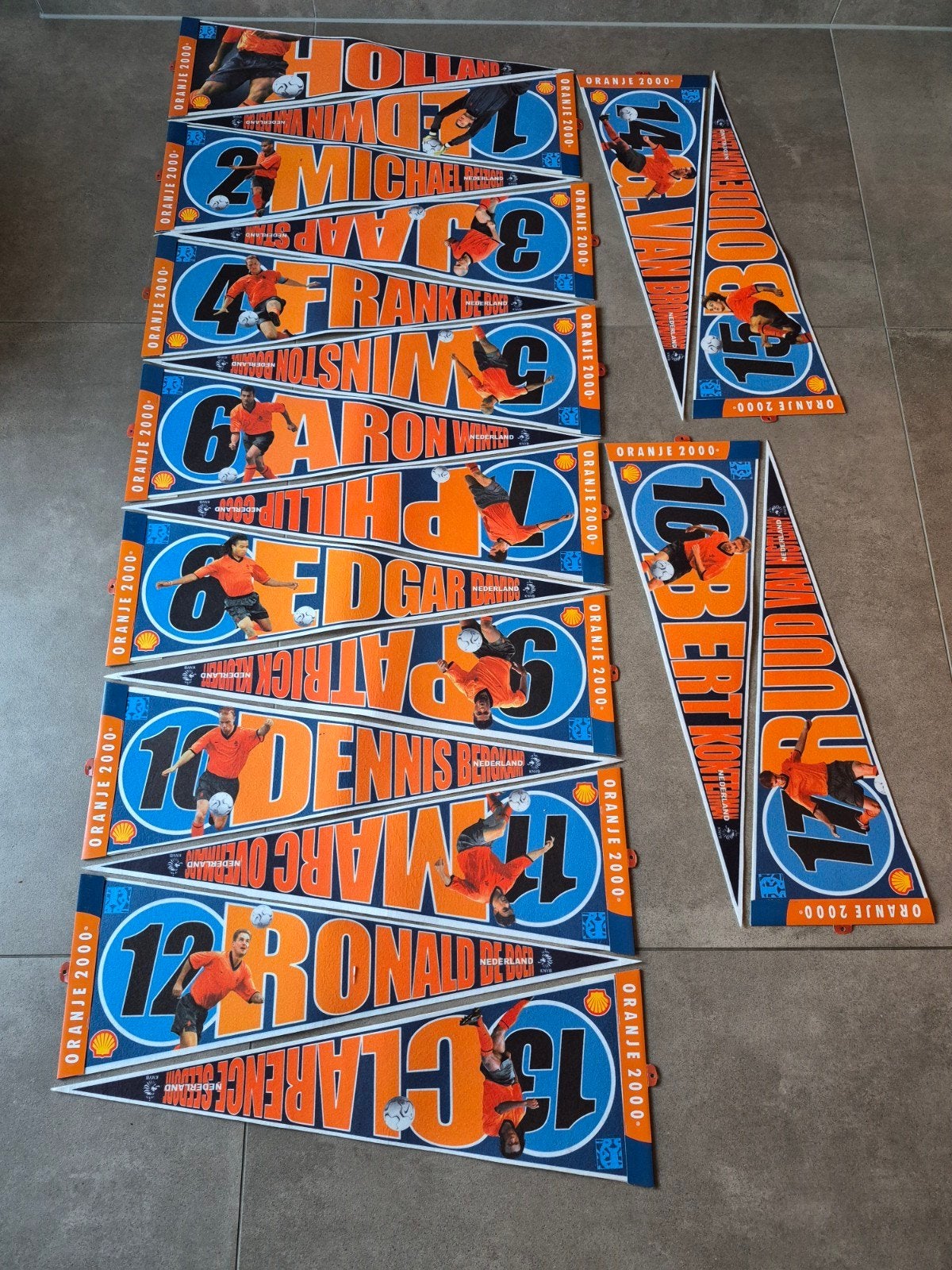 Oranje 2000 Voetbalvaantjes - Complete Set, Verzamelen, Sportartikelen en Voetbal, Ophalen of Verzenden, Zo goed als nieuw, Overige binnenlandse clubs