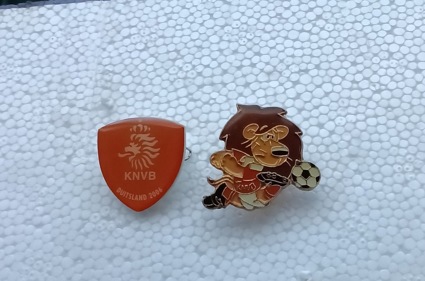 KNVB , DUITSLAND 2006  &  KNVB 1993. Dutchy., Ophalen of Verzenden, Zo goed als nieuw, Sport
