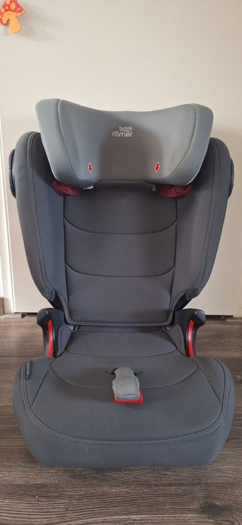 Britax KIDFIX III M met ISOFIT/ISOFIX, Romer, Verstelbare rugleuning, 15 t/m 36 kg, Ophalen of Verzenden