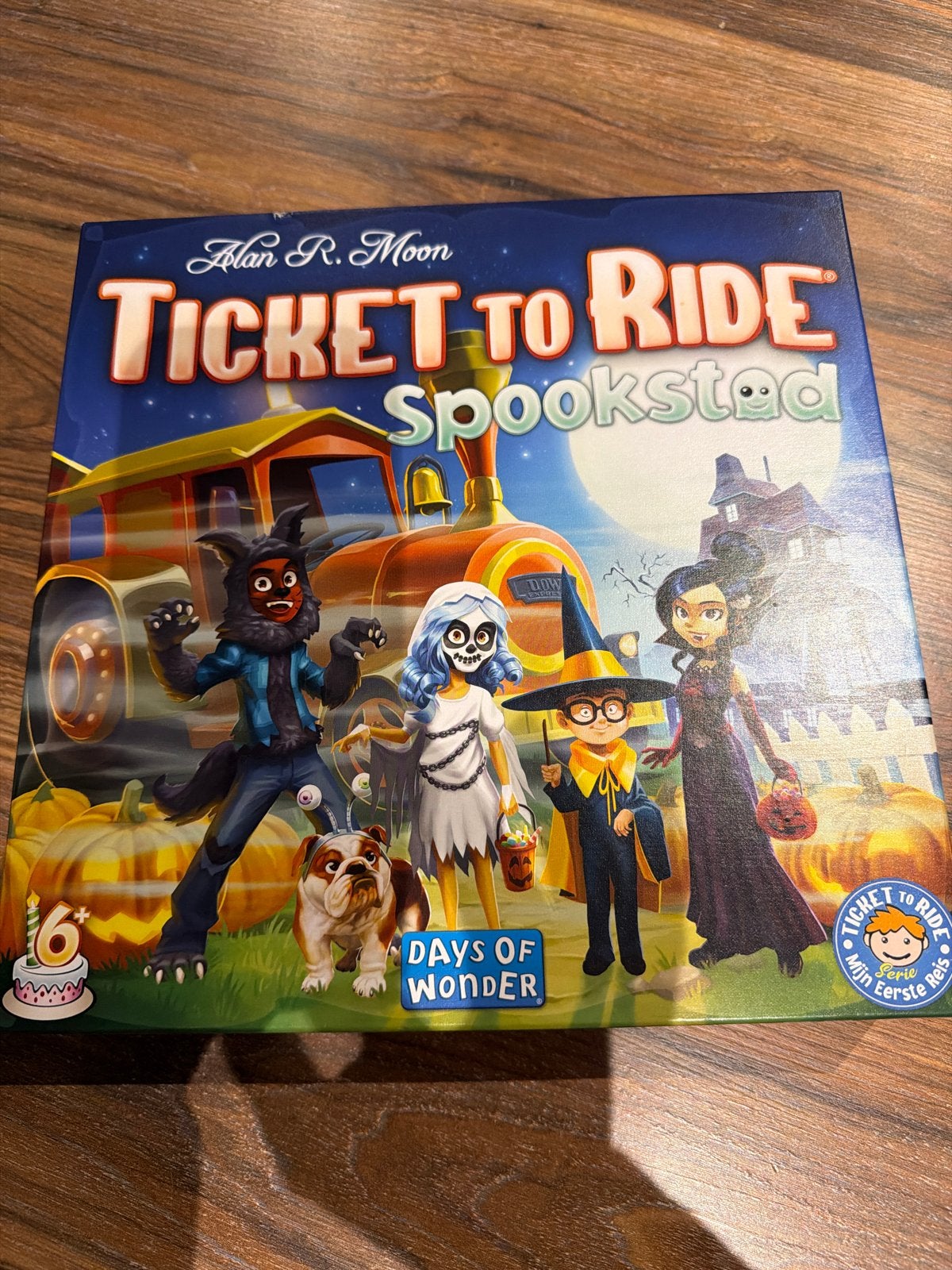 Ticket to Ride Spookstad - Zo goed als nieuw, Drie of vier spelers, Ophalen of Verzenden, Zo goed als nieuw, Reisspel