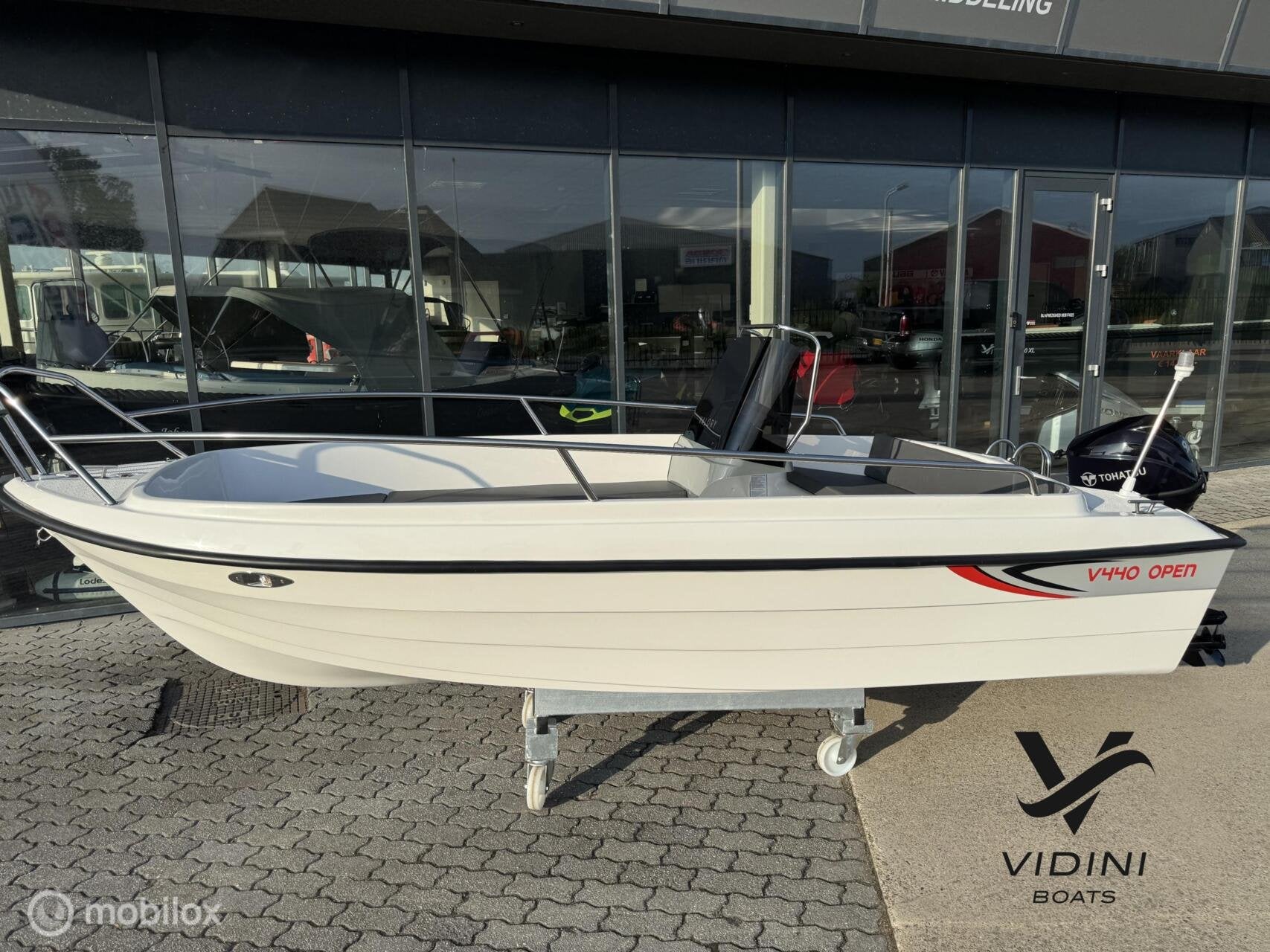Nieuwe Valory V440 open met Tohatsu 9.8, Nieuw, Polyester, Benzine