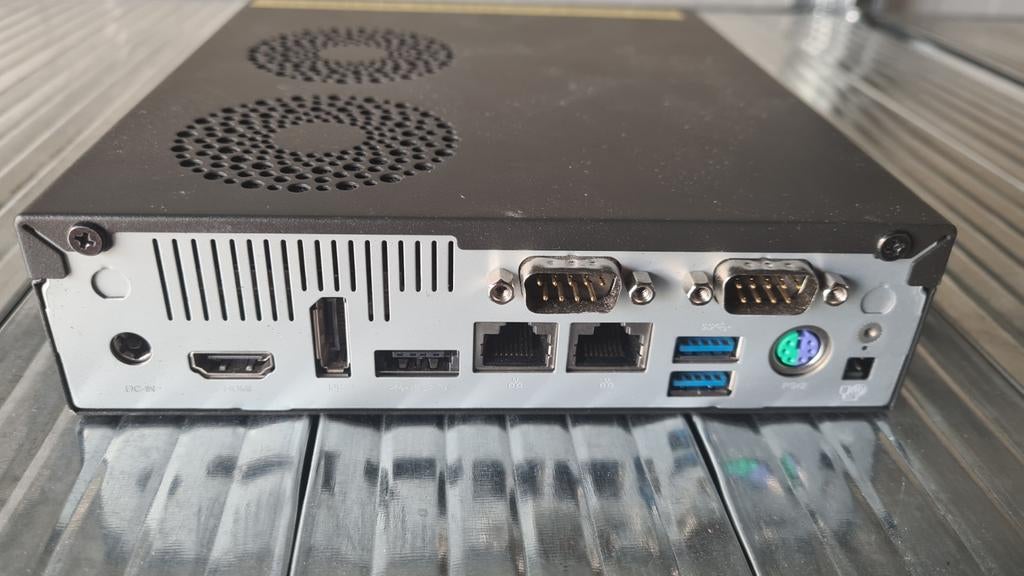 shuttle mini pc dh310 8gb i5 nvme m 2 256gb, Ophalen of Verzenden, Zo goed als nieuw