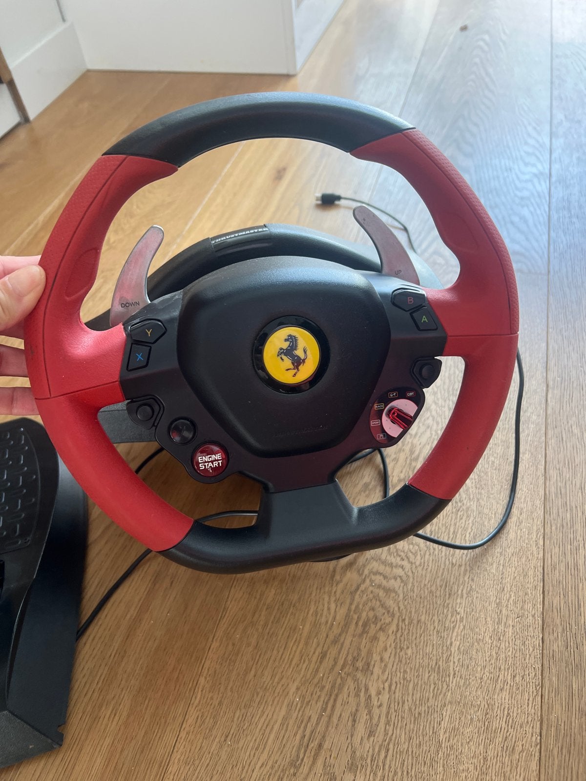 Thrustmaster Ferrari 458 Spider Racing Wheel & Pedalen, Racestuur, Gebruikt, Xbox, Force feedback