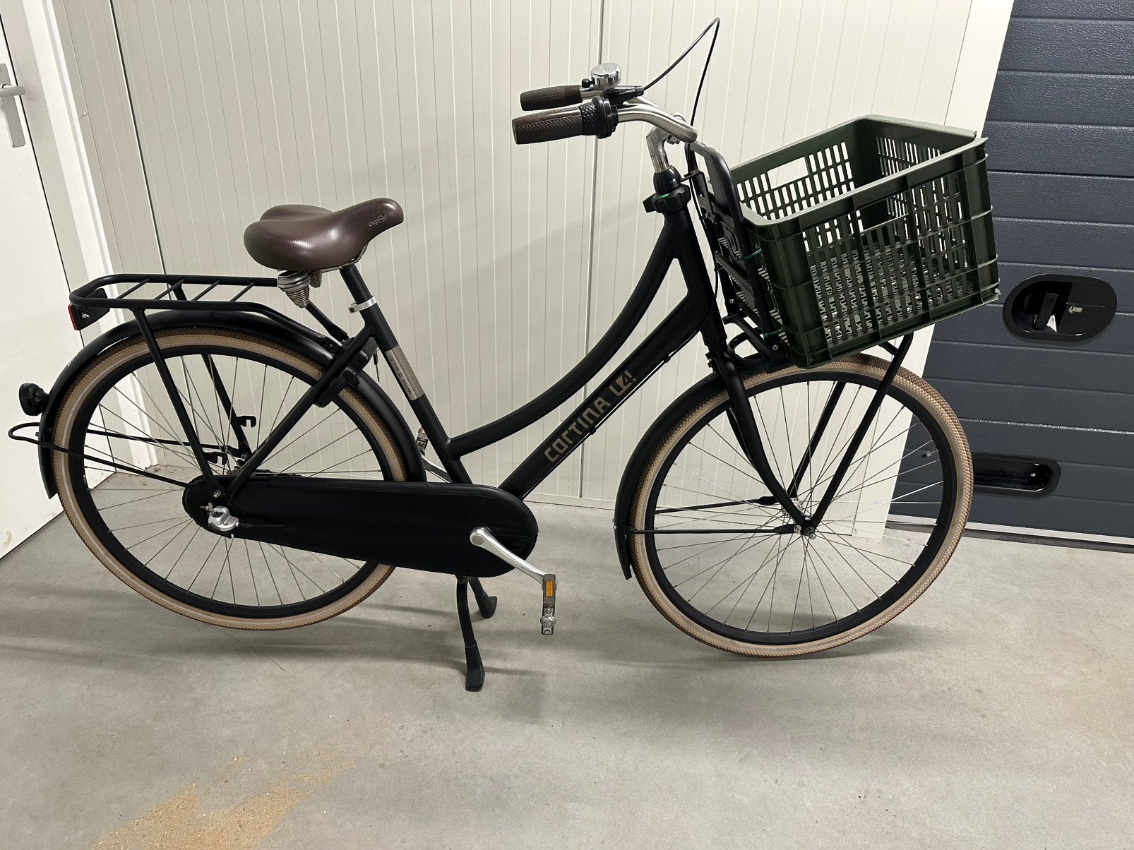 Mooie Cortina U4 28 inch 50 cm matzwart 3V, Fietsen en Brommers, 26 inch of meer, Terugtraprem, Versnellingen, Ophalen of Verzenden