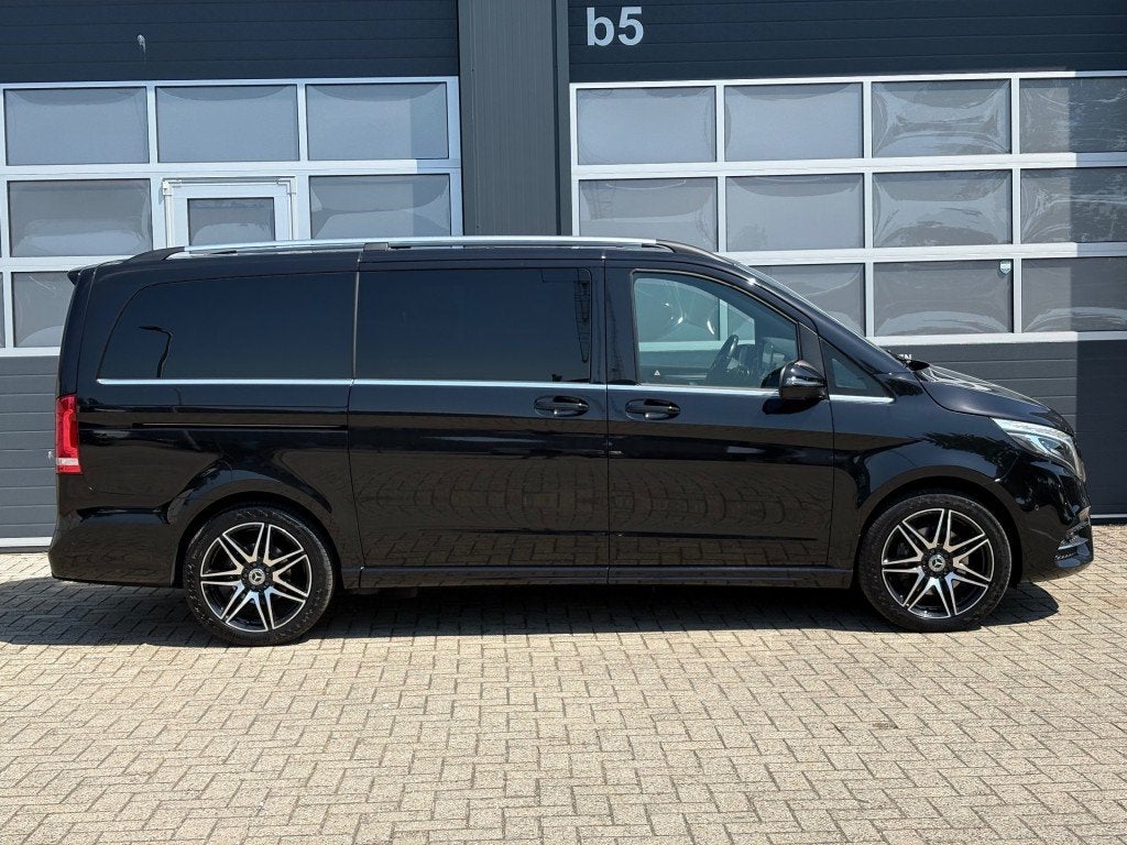 Mercedes-benz V-KLASSE V300d 239PK AMG 4-MATIC Dubbel Cabine, Auto's, Automaat, 2169 kg, 2000 kg, Zwart