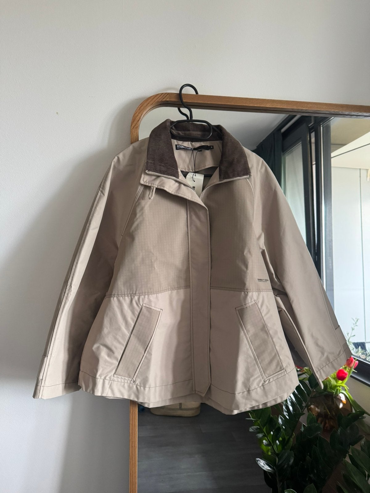BIMBA Y LOLA tweekleurige beige trenchcoat jas, maat S, Verzenden, Nieuw, Maat 46 (S) of kleiner, Beige