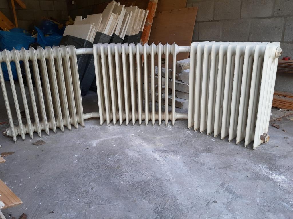 Antieke kolomradiator erker jaren '30, Doe-het-zelf en Verbouw, Ophalen, 30 tot 80 cm, Gebruikt, Radiator
