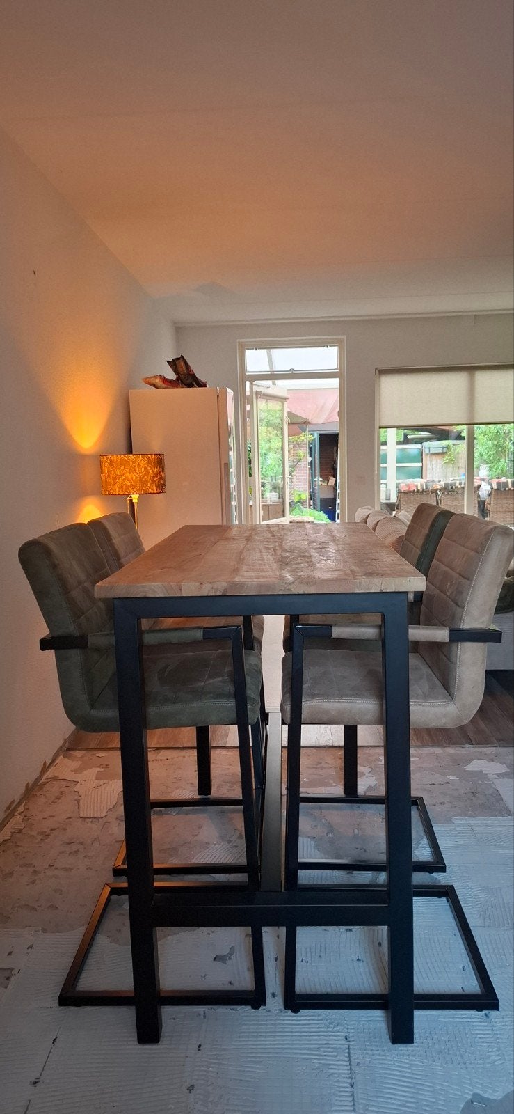 Bartafel + 4 barstoelen. ZGAN, Ophalen of Verzenden, Zo goed als nieuw