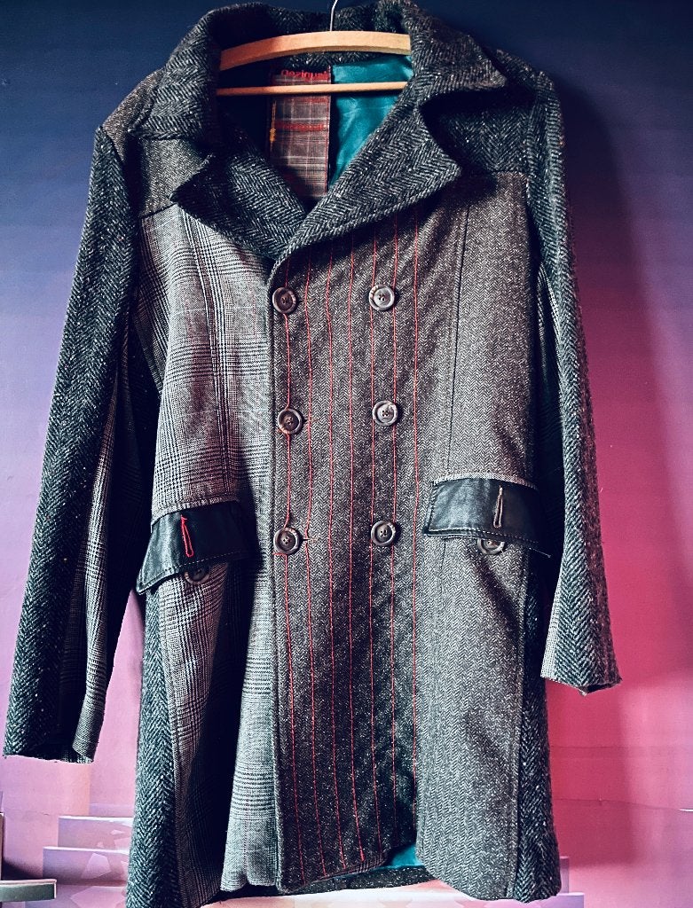 Grijze patchwork tweed mantel 42/44 van Desigual nu 59,99€, Maat 42/44 (L), Ophalen of Verzenden, Zo goed als nieuw, Desigual