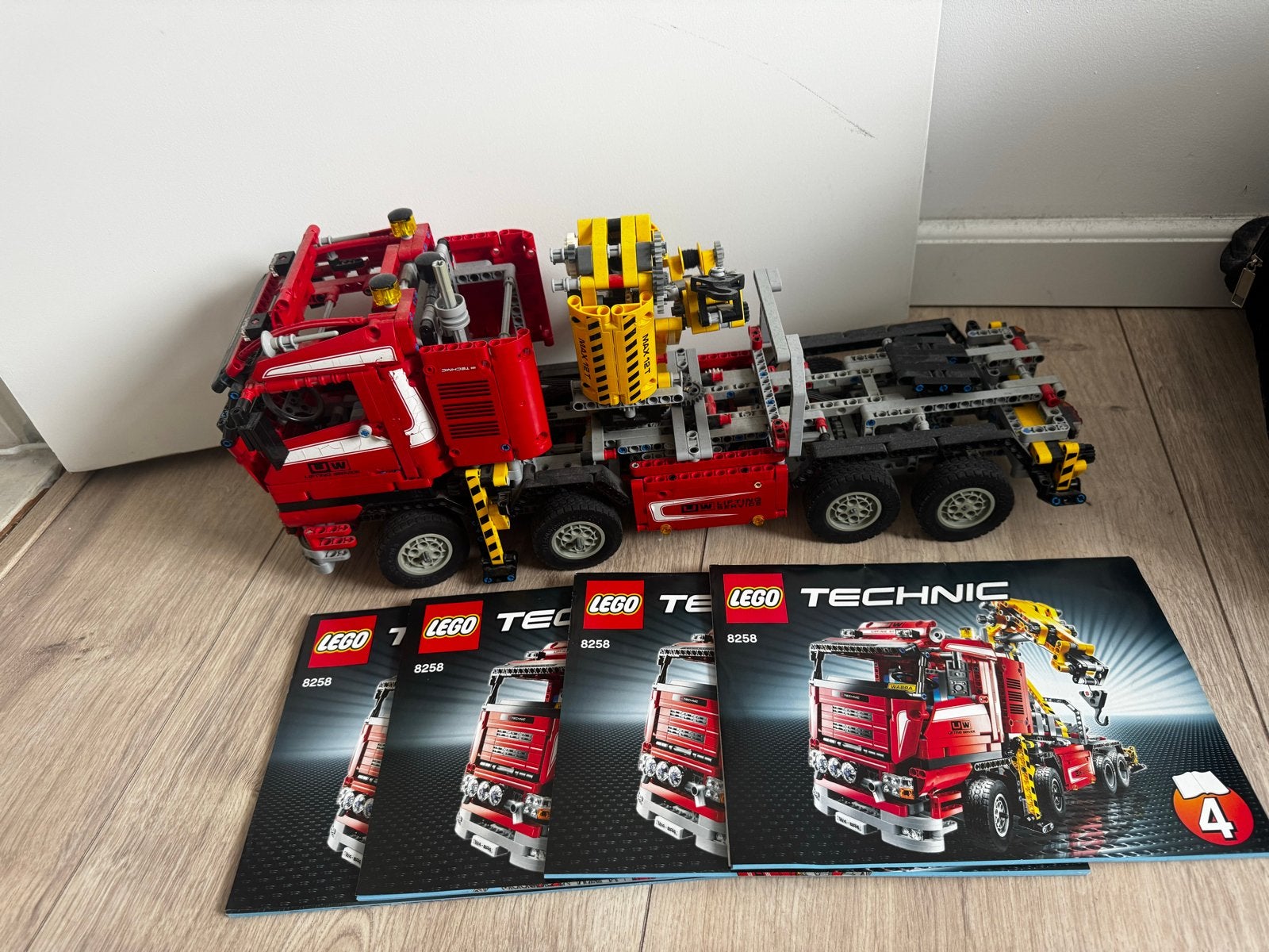Lego Technic Vrachtwagen met Kraan (8258), Ophalen, Zo goed als nieuw