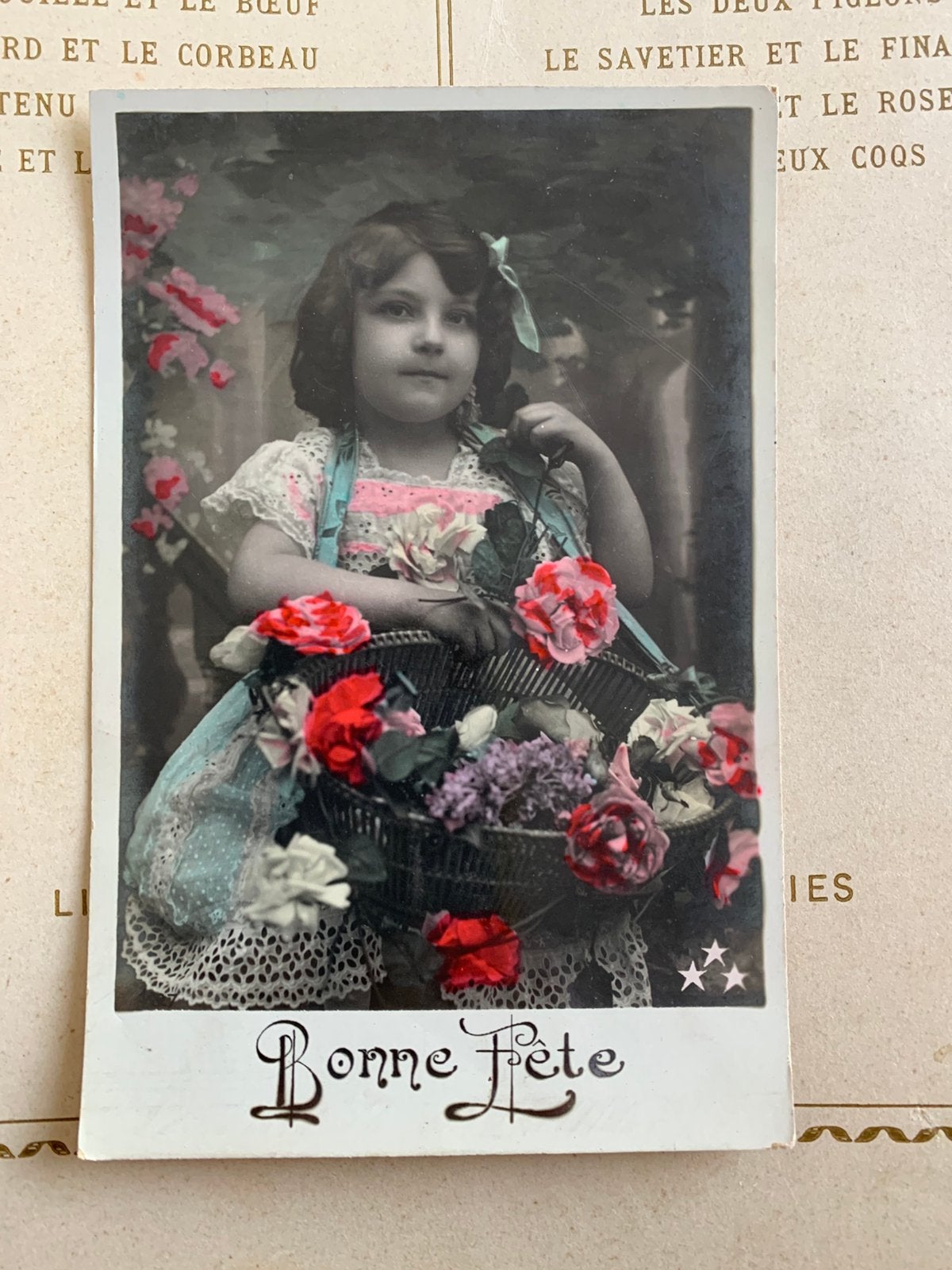 Bonne Fête - meisje met mandje bloemen, Ophalen of Verzenden, Voor 1920, Ongelopen, Kinderen