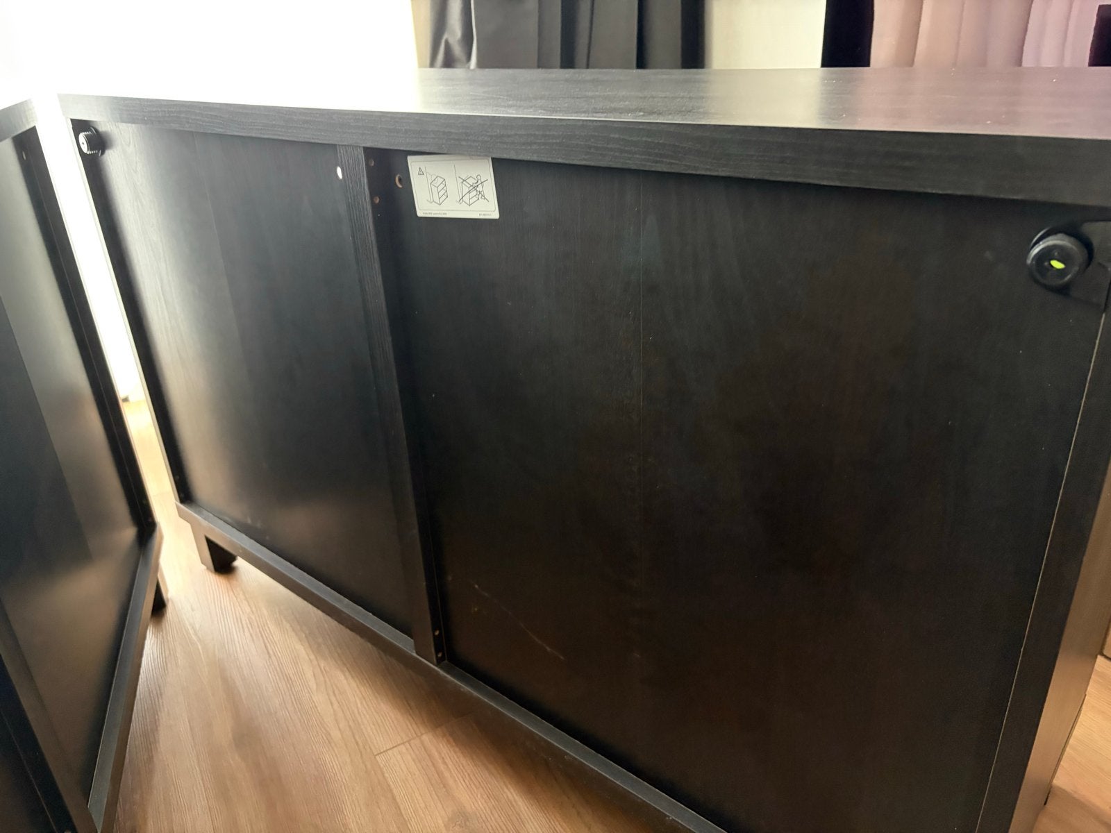 Foto 7 van 2x Ikea Besta dressoir met grijze deurtjes - 120x65x40 cm
