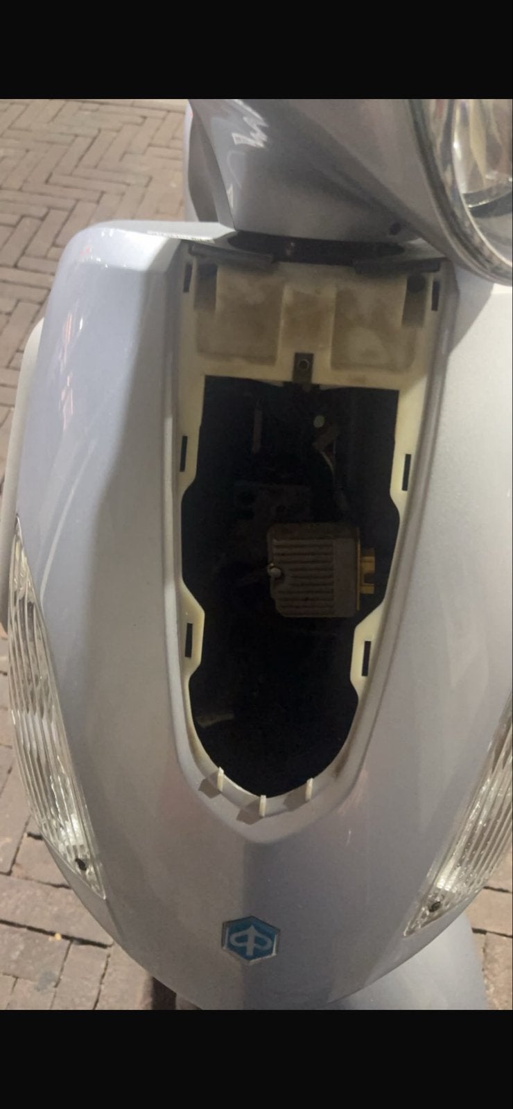 Gezocht Piaggio Fly voorkap - Zilver, Ophalen of Verzenden, Gebruikt, Kap, Piaggio
