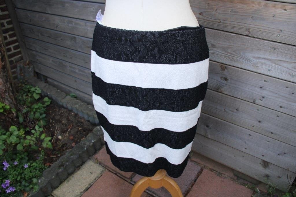Rok zwart/ creme Marccain mt N5(L/42) Vaste prijs, Kleding | Dames, Zwart, Maat 42/44 (L), Ophalen of Verzenden, Zo goed als nieuw