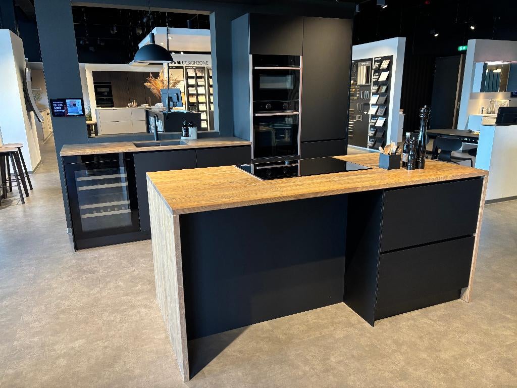 Showroomkeuken: Prato black - Kvik, Ophalen, Zwart, Overige typen, Nieuw