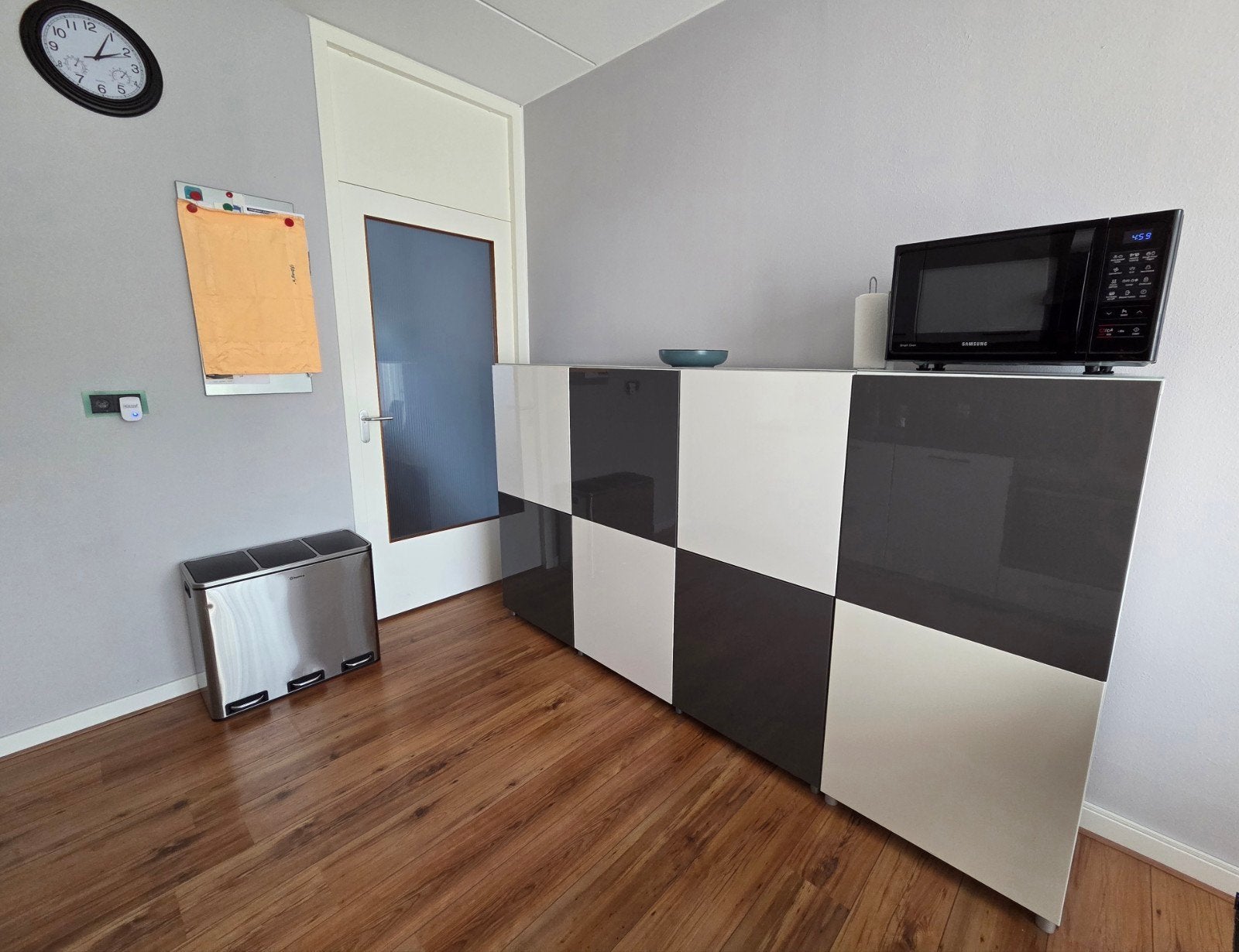 IKEA Bestå kast met glazen bovenplaat, Ophalen, Gebruikt