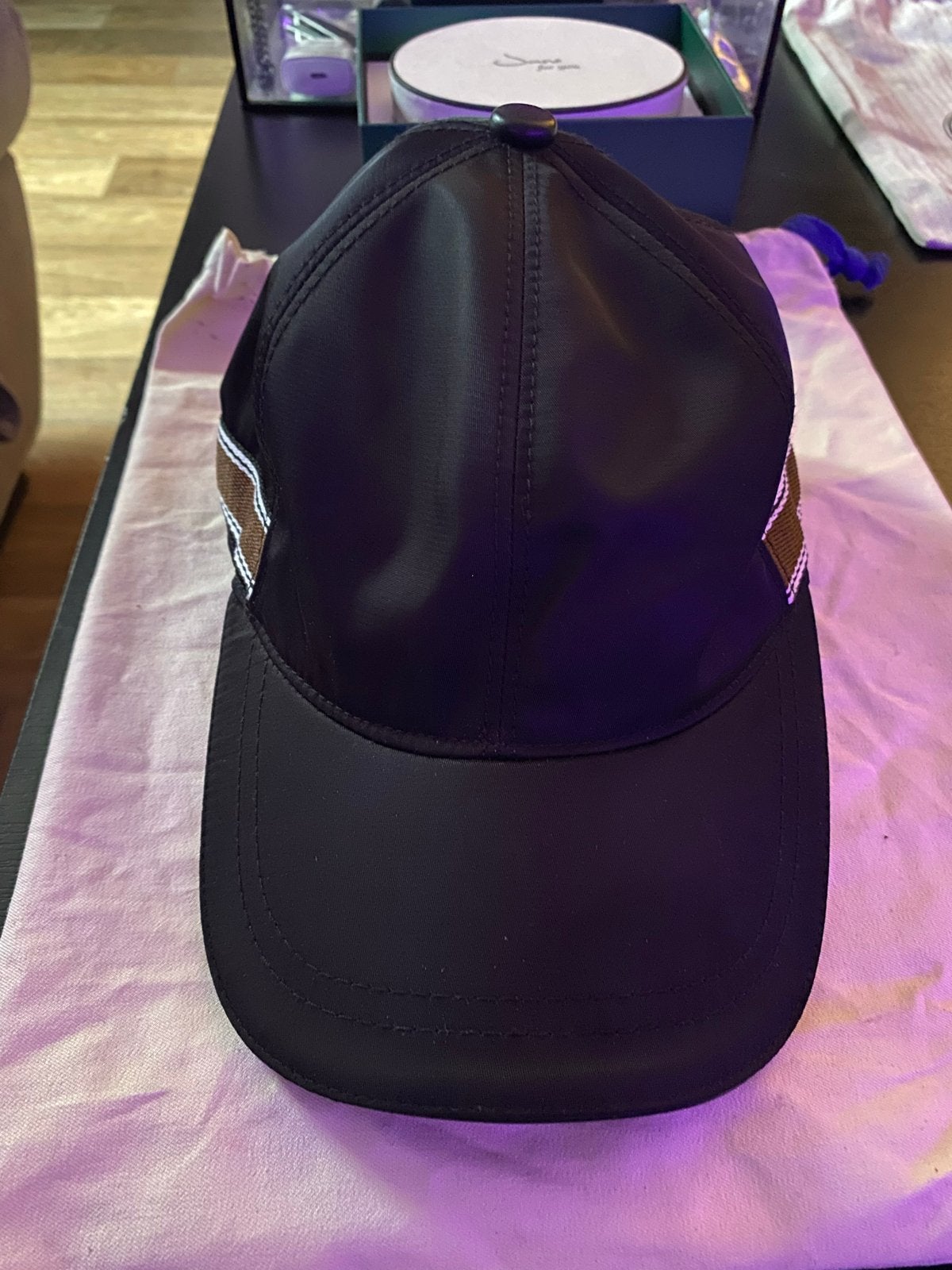 Gucci pet met streepdetails -, Ophalen of Verzenden, Zo goed als nieuw, Pet