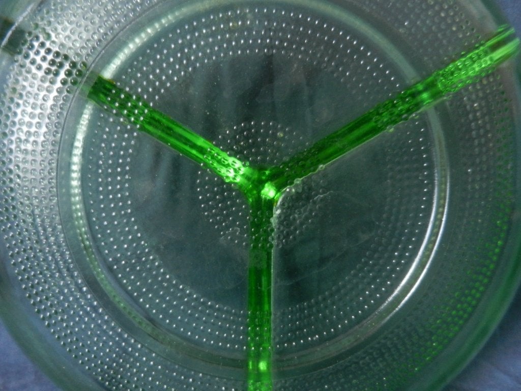 Groen glazen drievaksschaal Leerdam? België? ca 1970 d. 25,3, Antiek en Kunst, Antiek | Glas en Kristal, Ophalen of Verzenden