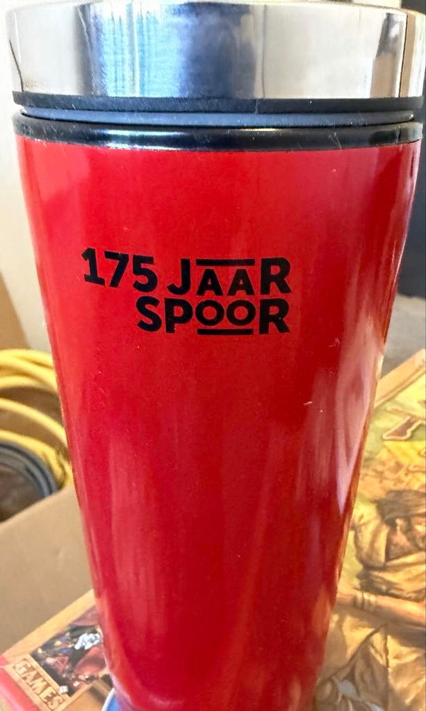 Rode thermosbeker '175 Jaar Spoor', Verzamelen, Ophalen of Verzenden, Gebruikt, Trein, Overige typen