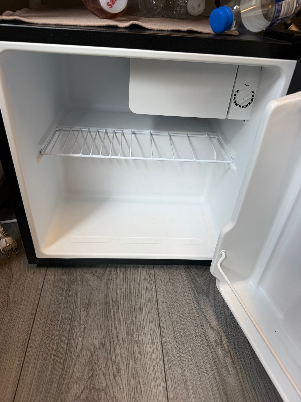 Salora koelkastje - Compact en handig, Witgoed en Apparatuur, Ophalen of Verzenden, Minder dan 75 liter, Zonder vriesvak, Gebruikt