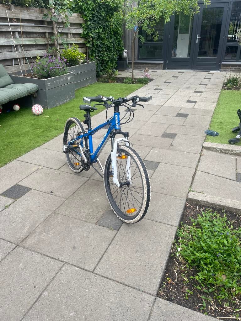 Giant XTC Jr 24 inch kinderfiets - Blauw, Fietsen en Brommers, Fietsen | Jongens, Ophalen, Velgrem, Handrem, Gebruikt