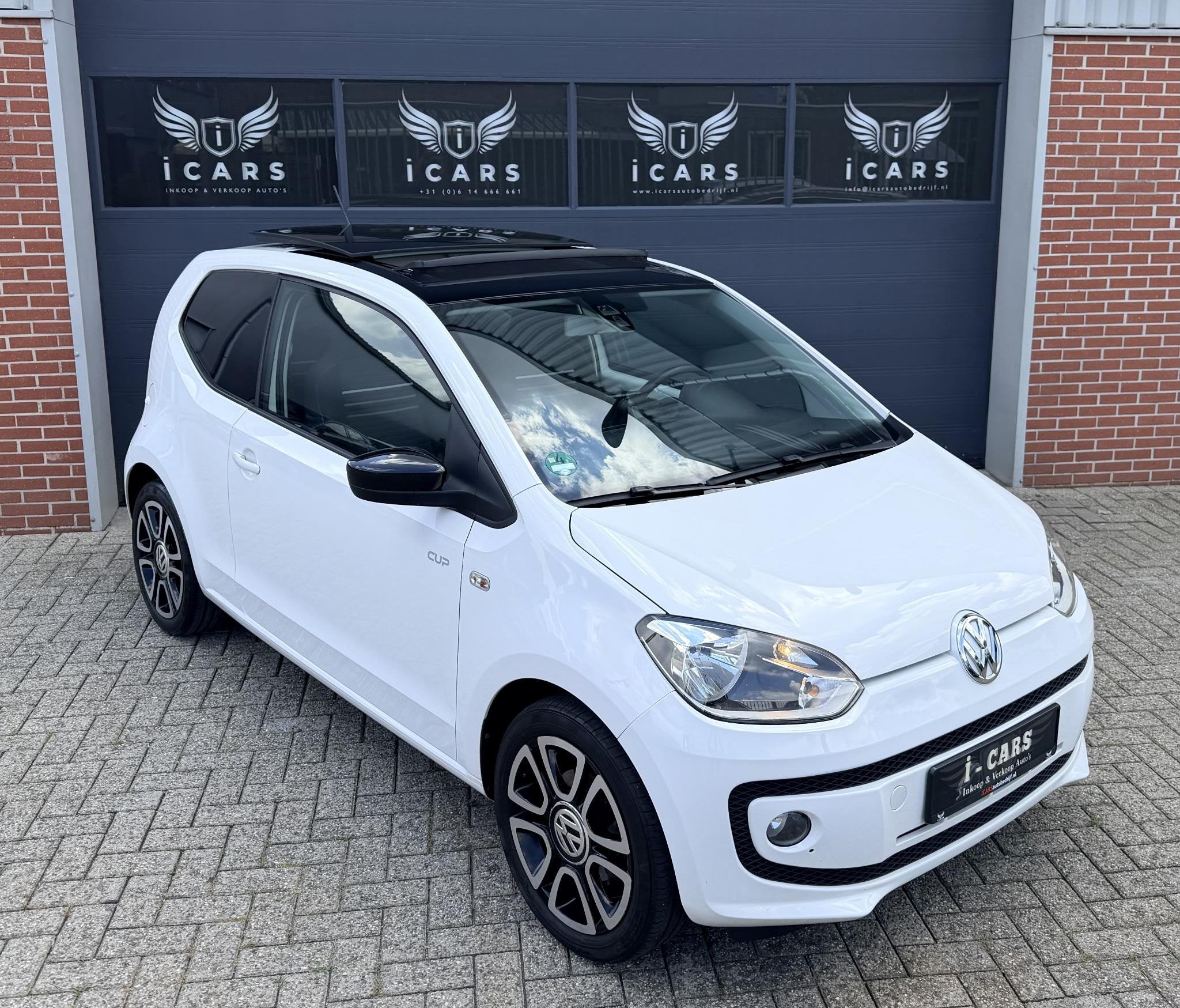 Volkswagen Up! 1.0 move up! Cup ed. BlueMotion Navi Cruise P, Auto's, Volkswagen, Voorwielaandrijving, Euro 5, Stof, Gebruikt