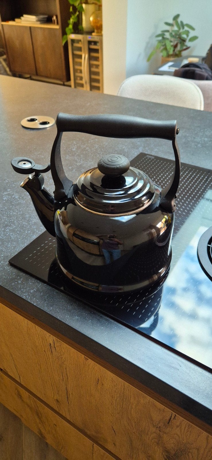 Le Creuset Fluitketel Ebbenzwart 2,1L, Huis en Inrichting, Gebruikt, Ophalen of Verzenden, Zwart, Metaal