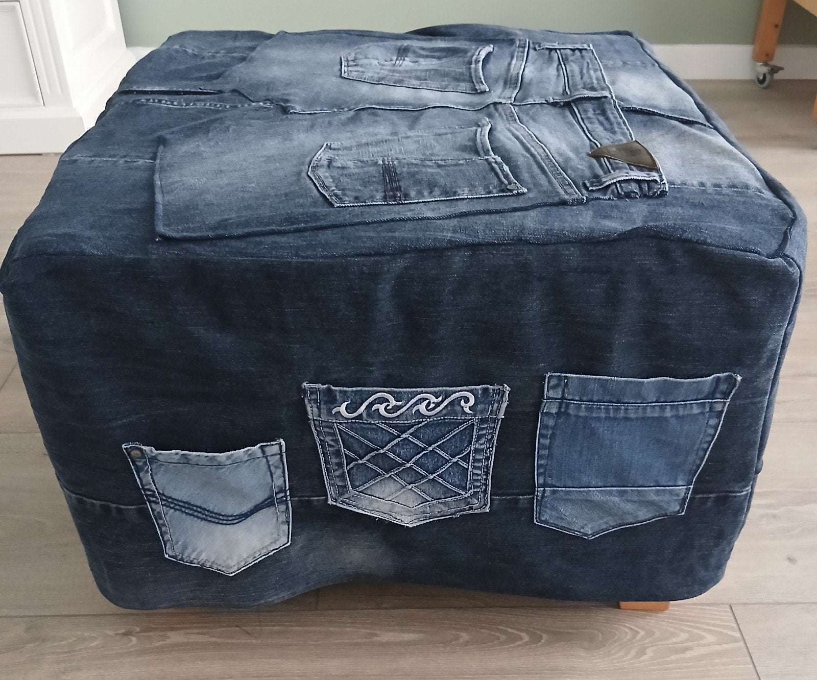 Gondas Creaties Poef met stoere Spijkerstof Hoes er omheen, Ophalen, Stoer, Nieuw, Stof