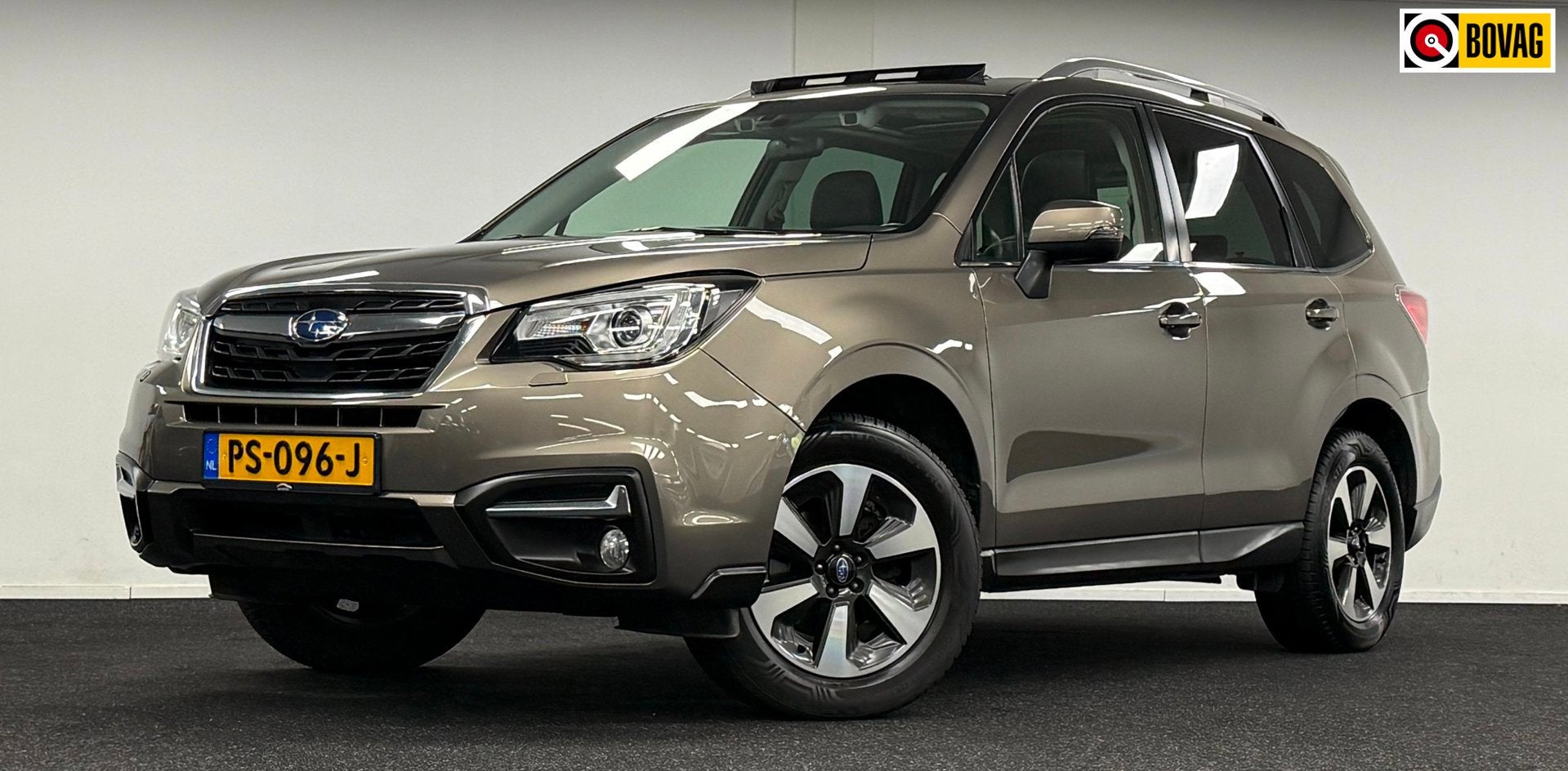 Subaru Forester 2.0 Luxury*Automaat*Panodak*Trekhaak*Camera*, Auto's, Subaru, Automaat, Automatische klimaatregeling, 15 km/l