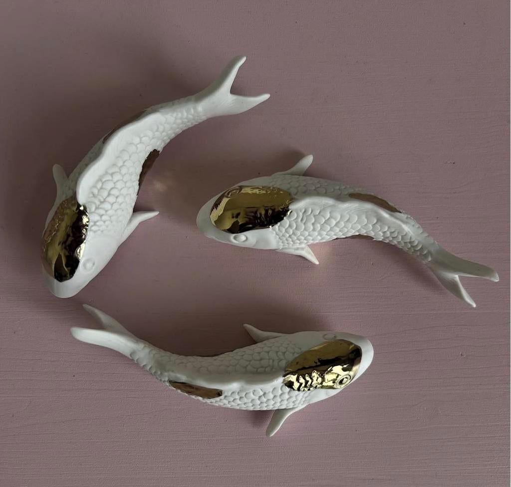 Koi karper voor aan de wand met goudkleurige details, Gebruikt, Ophalen of Verzenden, Oosters, Wit