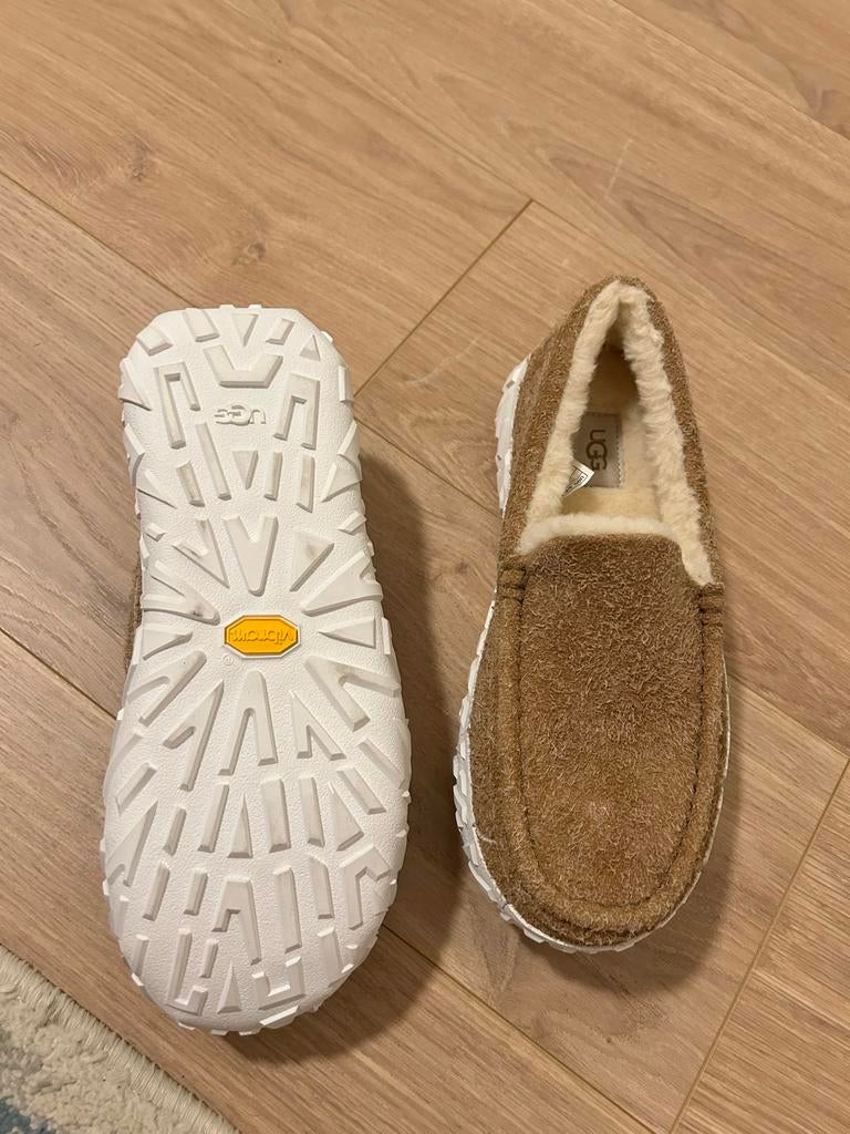 Nieuwe UGG schoenen - Nooit gedragen, Ophalen, Nieuw, Bruin, Pantoffels of Sloffen